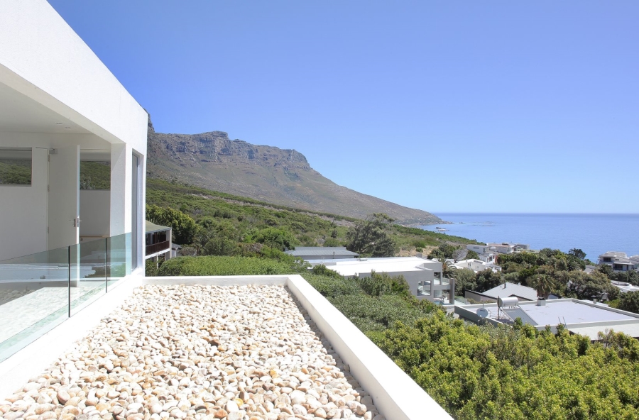 To Let 8 Bedroom Property for Rent in Bakoven Western Cape